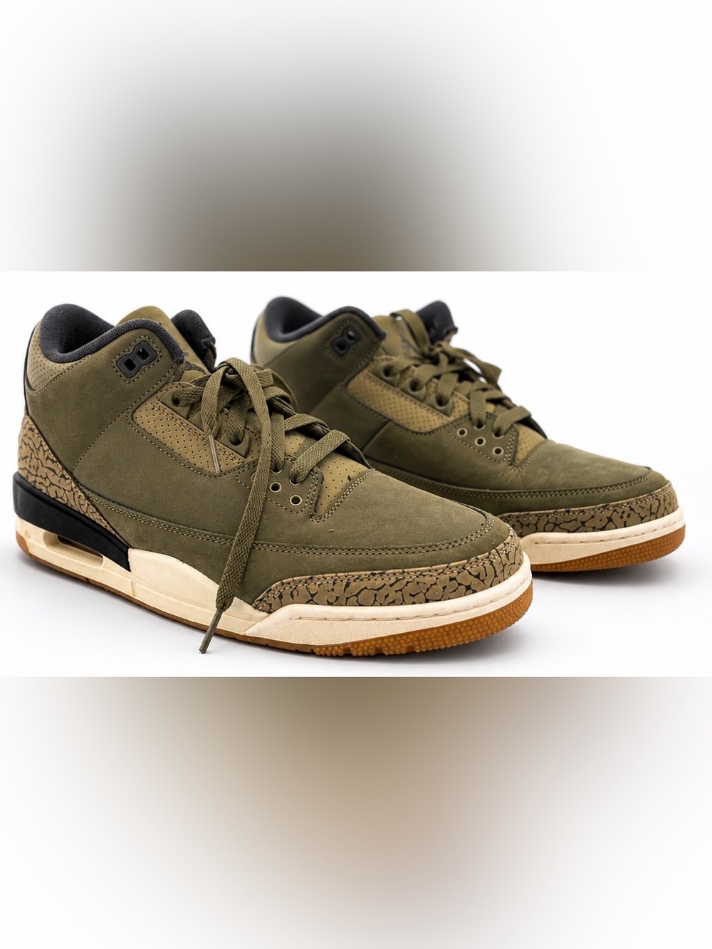 Jordan 3 Retro - Olive Green High-Top Men's Sneakers with Textured Trim